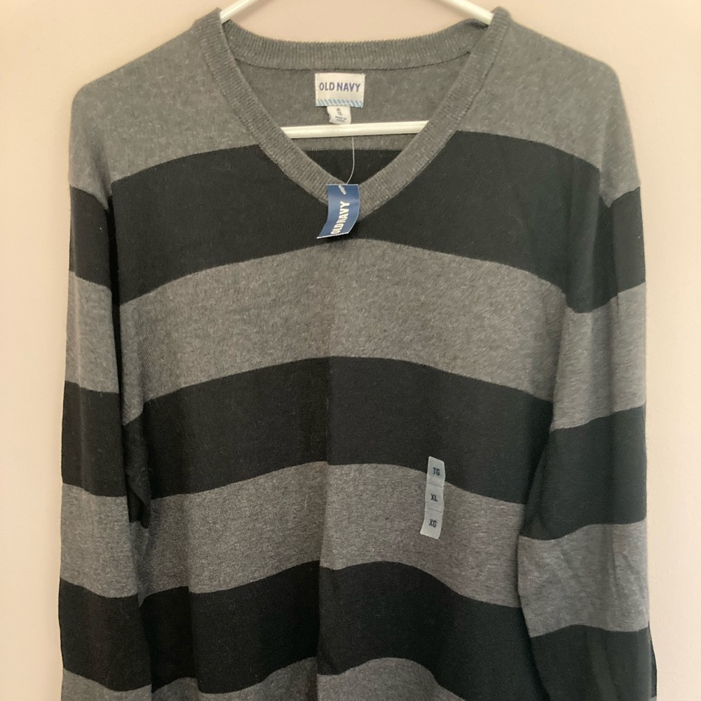 Old Navy sweater brand new